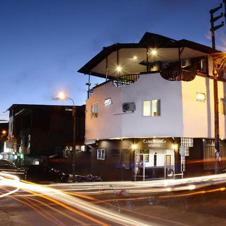 Hostal Casa Blanca Tarapoto Exteriör bild