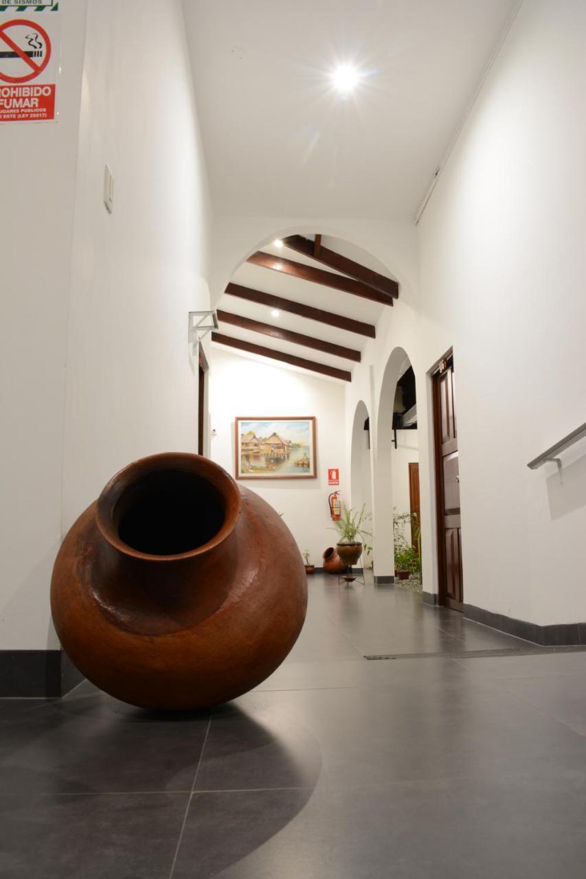 Hostal Casa Blanca Tarapoto Exteriör bild