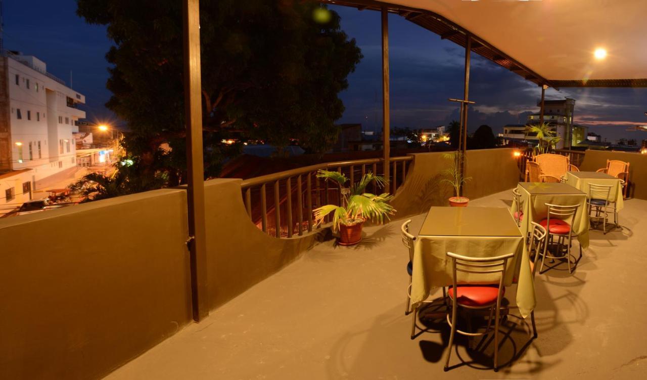 Hostal Casa Blanca Tarapoto Exteriör bild