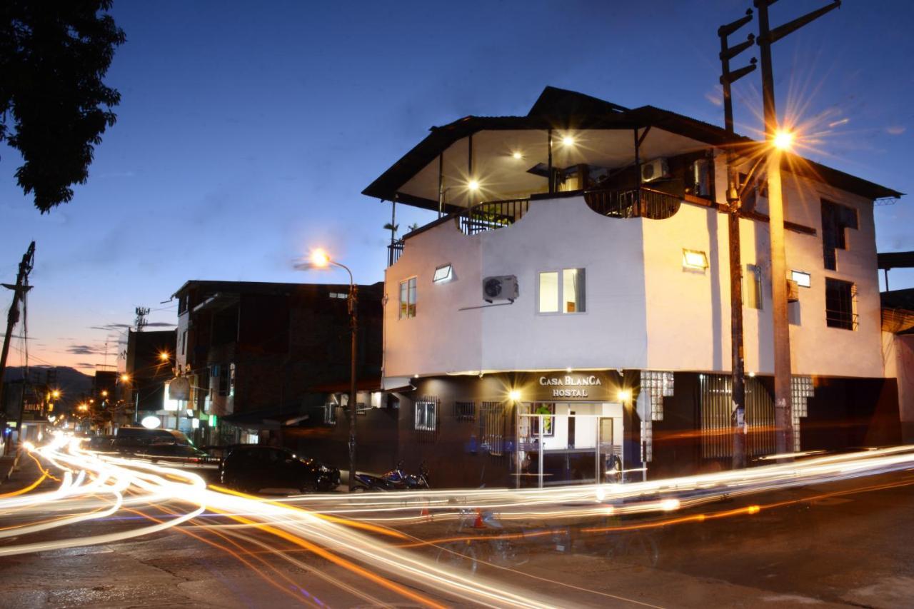 Hostal Casa Blanca Tarapoto Exteriör bild