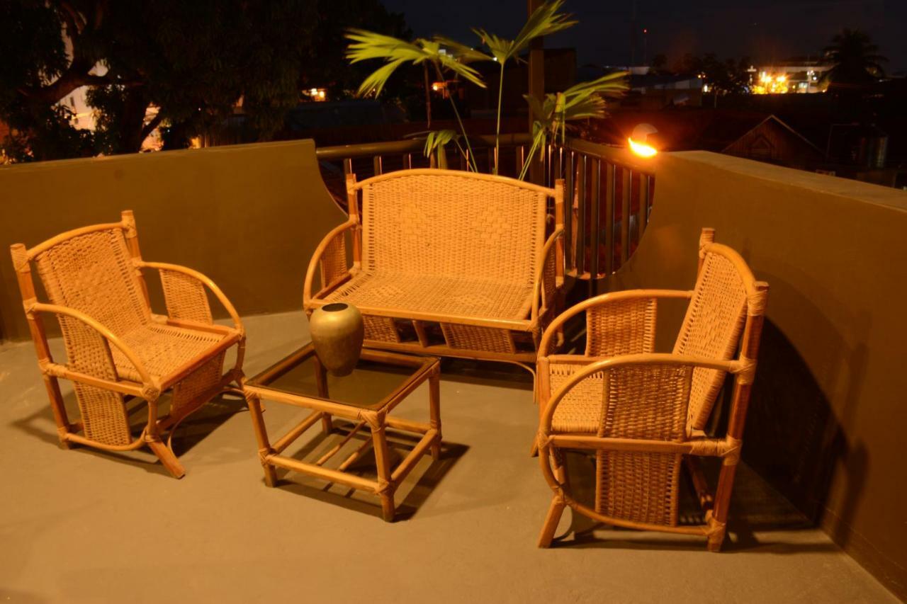Hostal Casa Blanca Tarapoto Exteriör bild